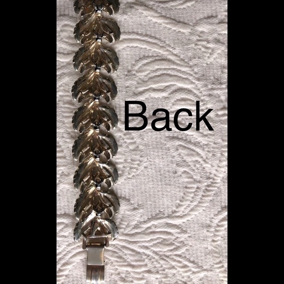 VINTAGE enamel floral leaf bracelet. Gold & White colour - Picture 9 of 9